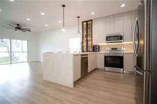 13746 SW 32nd St, Miramar, FL 33027 - Photo 4