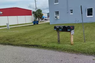 4131 Commercial Dr, Sebring, FL 33870 - Photo 4