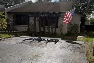 9850 NW 15th Ct, Pembroke Pines, FL 33024 - Photo 1