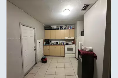 10229 SW 175th St, Miami, FL 33157 - Photo 4