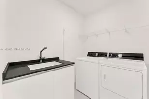 300 Biscayne Blvd Way, Miami, FL 33131 - Photo 24