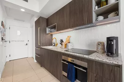 159 NE 6th St #4906, Miami, FL 33132 - Photo 6