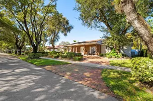 16140 Aberdeen Way, Miami Lakes, FL 33014 - Photo 6