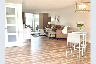 9423 S Hollybrook Lake Dr #106, Pembroke Pines, FL 33025 - Photo 1