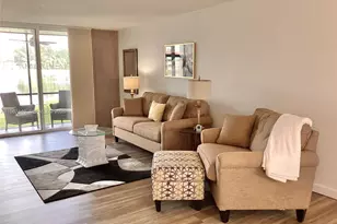 9423 S Hollybrook Lake Dr, Pembroke Pines, FL 33025 - Photo 22