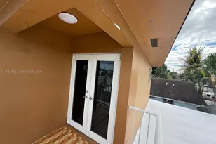 948 E 47th St, Hialeah, FL 33013 - Photo 8