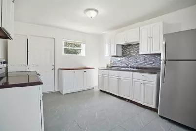 907 20th N St #B, Fort Pierce, FL 34950 - Photo 6