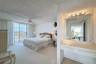8530 Byron Ave, Miami Beach, FL 33141 - Photo 16