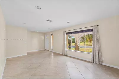 2605 NW 98th Ln, Coral Springs, FL 33065 - Photo 4