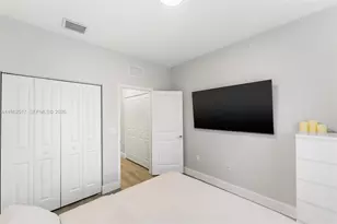 549 NE 206th Ln, Miami, FL 33179 - Photo 20