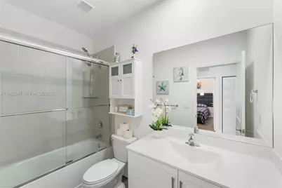 549 NE 206th Ln, Miami, FL 33179 - Photo 18