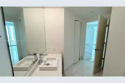 1100 S Miami Ave #1710, Miami, FL 33130 - Photo 28