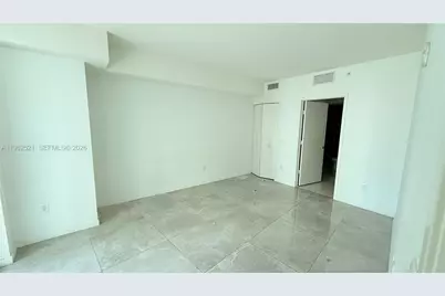 1100 S Miami Ave #1710, Miami, FL 33130 - Photo 24