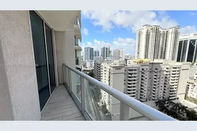 1100 S Miami Ave #1710, Miami, FL 33130 - Photo 14