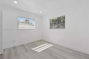15694 NE 10th Ct, North Miami Beach, FL 33162 - Photo 12