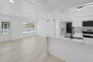 15694 NE 10th Ct, North Miami Beach, FL 33162 - Photo 4
