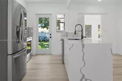 15694 NE 10th Ct, North Miami Beach, FL 33162 - Photo 8