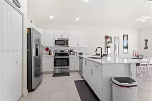 11438 W 34th Ct, Hialeah, FL 33018 - Photo 6