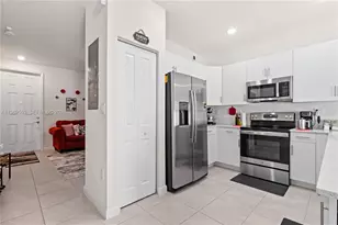 11438 W 34th Ct, Hialeah, FL 33018 - Photo 6