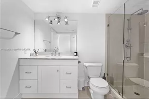 1000 W Island Blvd, Aventura, FL 33160 - Photo 38