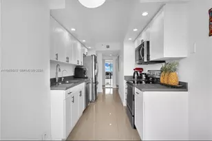 1000 W Island Blvd, Aventura, FL 33160 - Photo 26