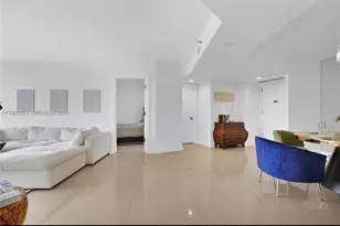 1000 W Island Blvd, Aventura, FL 33160 - Photo 12