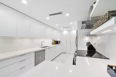 1121 Crandon Blvd #D806, Key Biscayne, FL 33149 - Photo 6