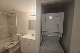 177 Lakeview Dr, Weston, FL 33326 - Photo 10