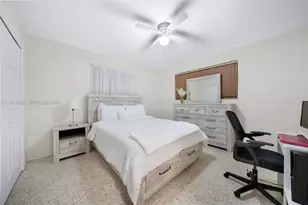 1168 W 24th St, Hialeah, FL 33010 - Photo 12