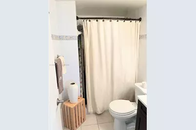 7135 Collins #533, Miami Beach, FL 33141 - Photo 16