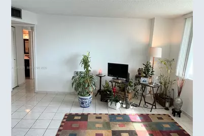 7135 Collins #533, Miami Beach, FL 33141 - Photo 6