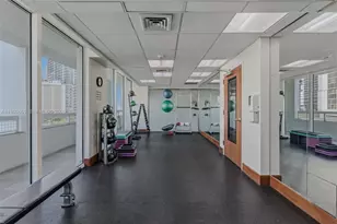 31 SE 5th St, Miami, FL 33131 - Photo 32