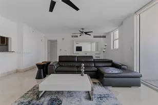 31 SE 5th St, Miami, FL 33131 - Photo 6