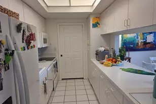 9725 NW 52nd St, Doral, FL 33178 - Photo 6