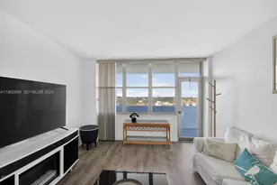 7441 Wayne Ave, Miami Beach, FL 33141 - Photo 4