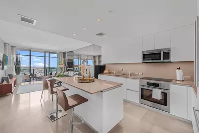88 SW 7th St #3806, Miami, FL 33130 - Photo 1