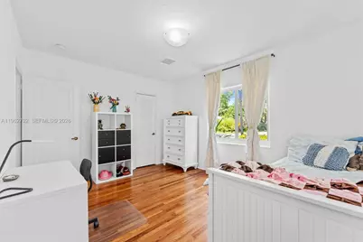 318 NE 105th St, Miami Shores, FL 33138 - Photo 18