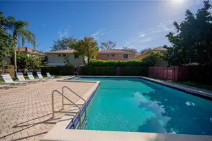 61 NW 110th Ave, Plantation, FL 33324 - Photo 2