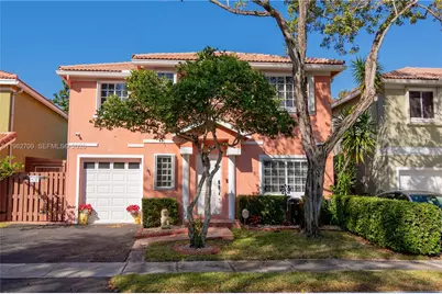 61 NW 110th Ave, Plantation, FL 33324 - Photo 2