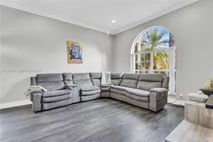 14325 NW 14th Ct, Pembroke Pines, FL 33028 - Photo 4