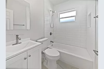 561 NE 173rd St, North Miami Beach, FL 33162 - Photo 16