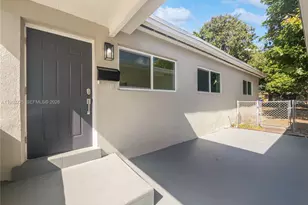 561 NE 173rd St, North Miami Beach, FL 33162 - Photo 10