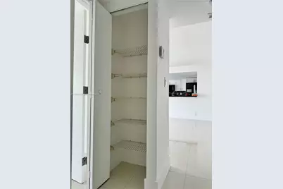 2000 Towerside Ter #1501, Miami, FL 33138 - Photo 14