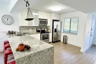 439 Lakeview Dr, Weston, FL 33326 - Photo 6