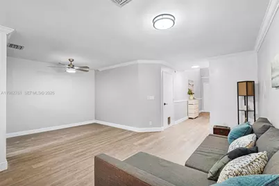 2149 W Discovery Cir W, Deerfield Beach, FL 33442 - Photo 8