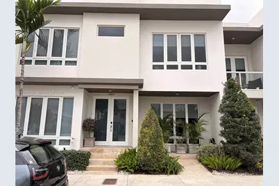 10416 NW 66th St, Doral, FL 33178 - Photo 2