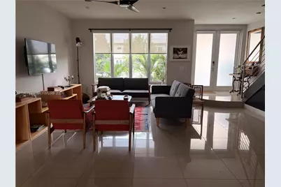 10416 NW 66th St, Doral, FL 33178 - Photo 4