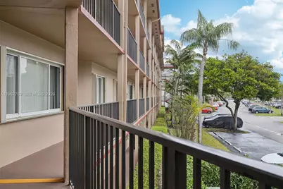 850 SW 138th Ave #208D, Pembroke Pines, FL 33027 - Photo 4