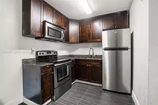 37 SW 14th St, Dania Beach, FL 33004 - Photo 2
