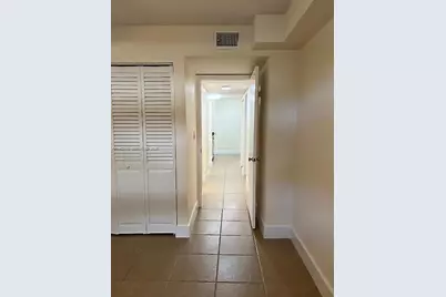 2811 N Oakland Forest Dr #102, Oakland Park, FL 33309 - Photo 14